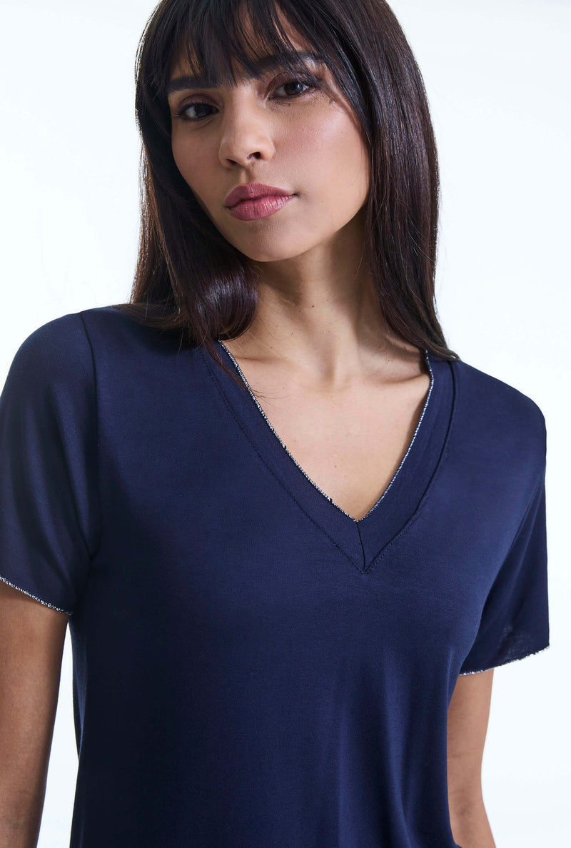 V-neck Navy T-shirt